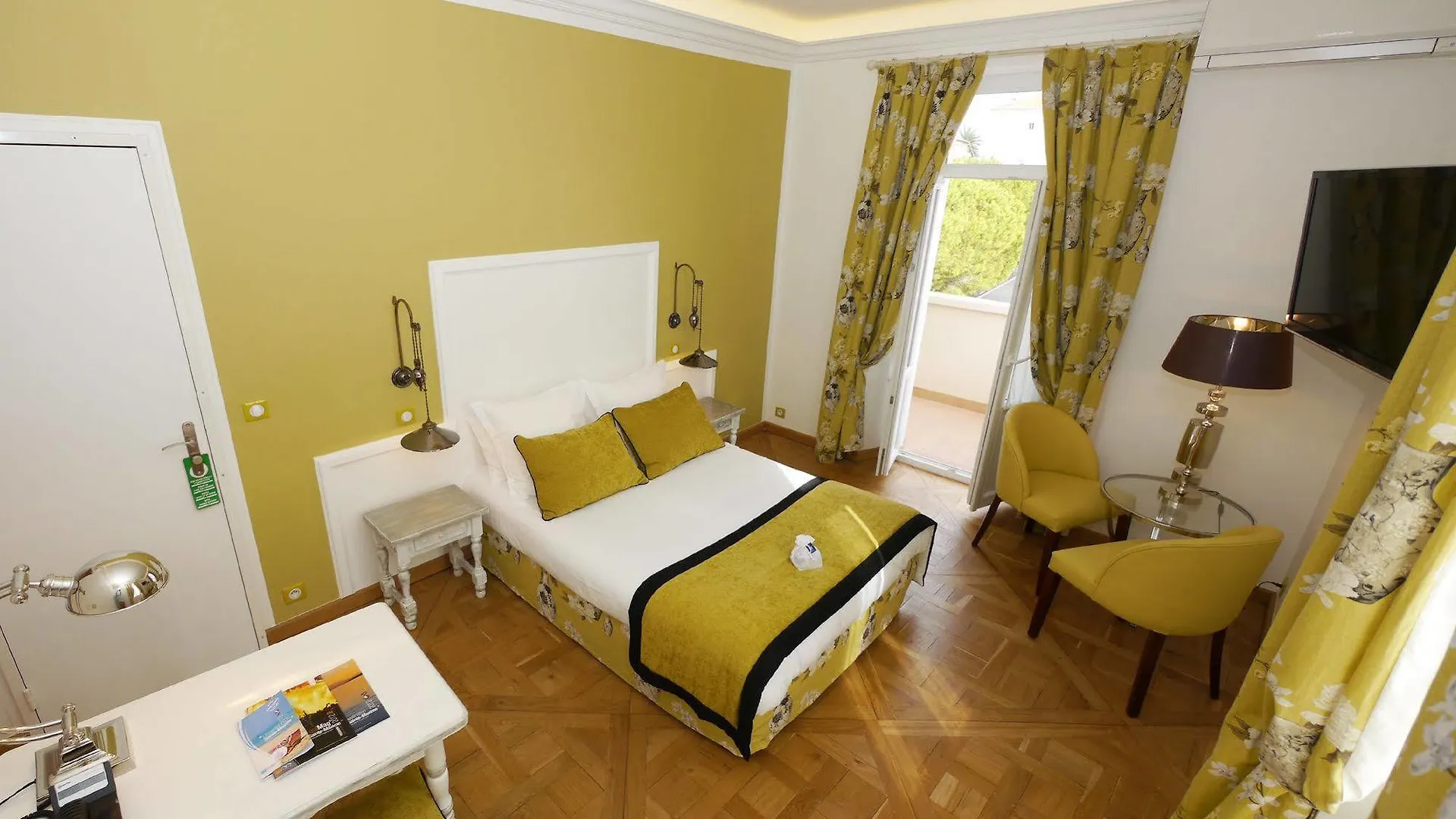 Hotel Royal Bon Repos Sainte-Maxime 3*,  Frankrike